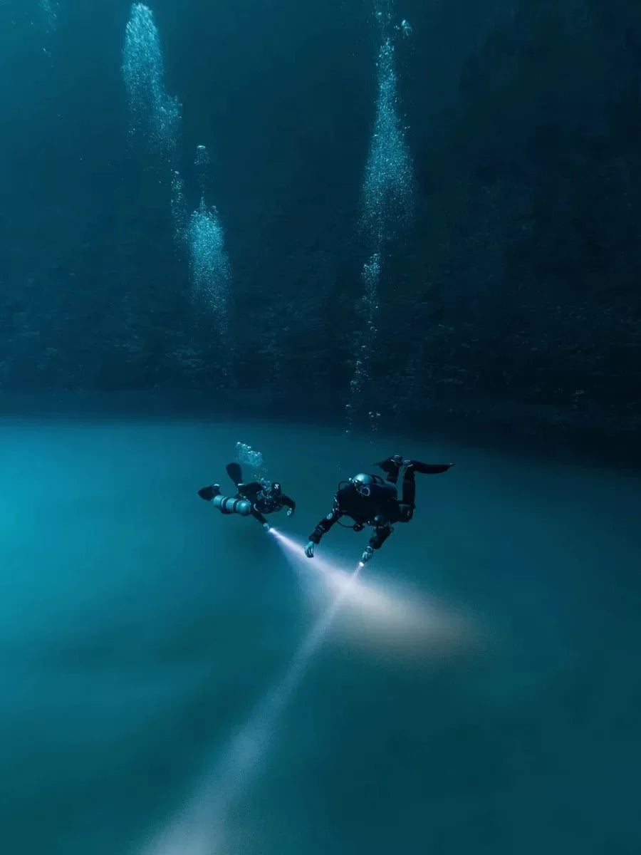 9500000000LM Powerful Diving Flashlight IPX8 Underwater Lamp Professional Scuba Diving Torch Type-c Rechargeable LED Dive Lights