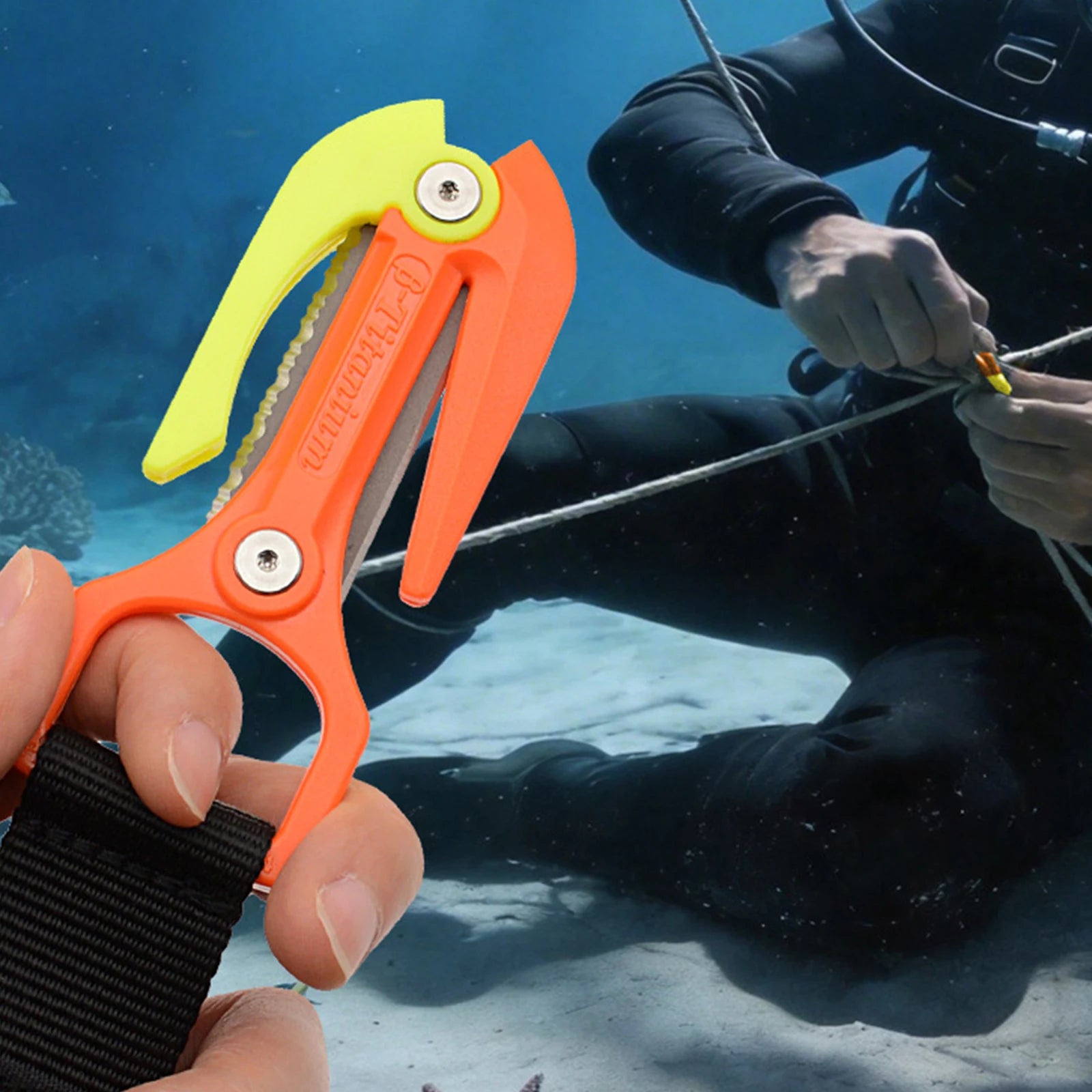 Scuba Diving Special Cutting Tool with Protect Sleeve Underwater Dual Blade Knives Lightweight Line Cutter for Emergency Rescue