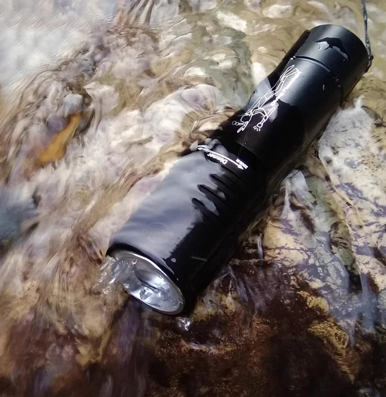 High Power Mini Diving Flashlight 100M Professional Scuba Dive Torch IPX8 Rechargeable Portable Lantern for Spearfishing Camping
