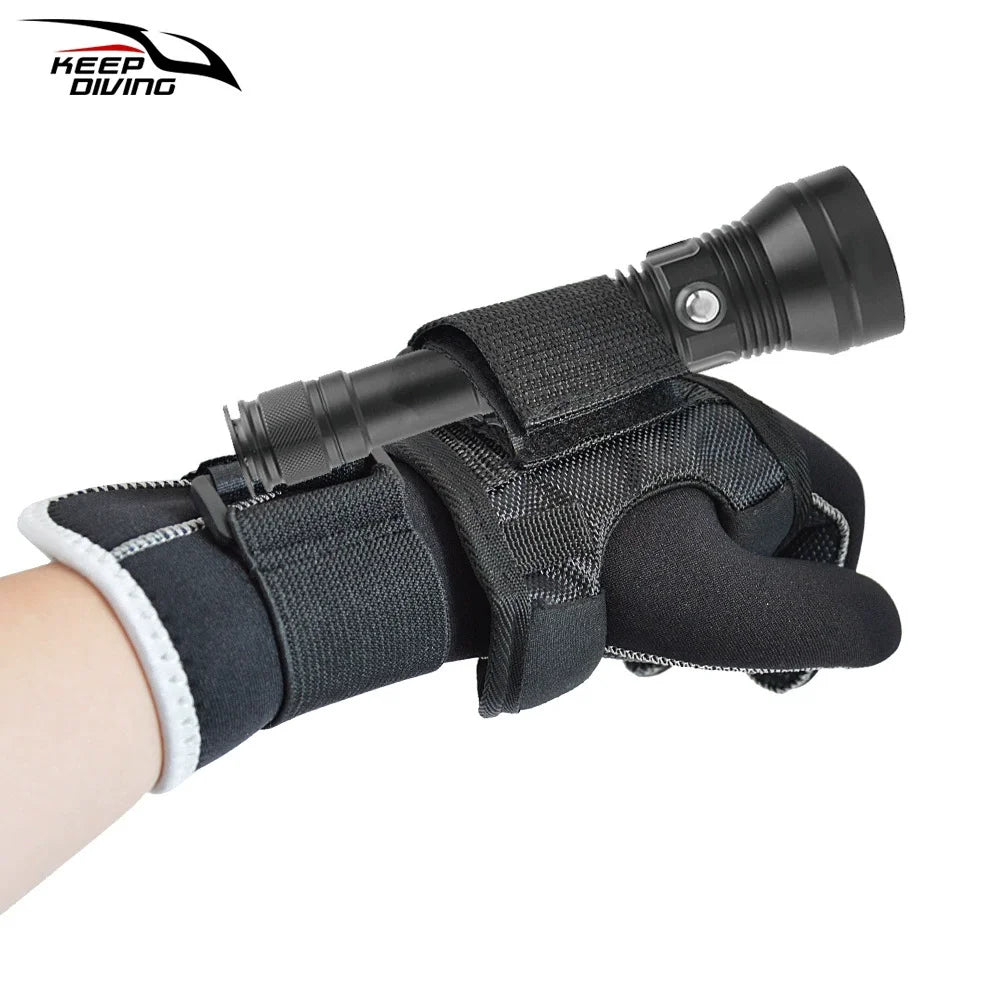 Silicone scuba gloves with LED flashlight holder and wrist arm mount strap for underwater diving